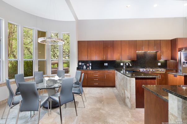 Dining room, Interior, Kitchen, Pendant Lights, Recessed Lighting, Stainless Steel Appliances