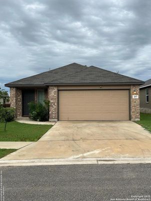 Attached, Exterior, Facade, Brick Facade, Ranch