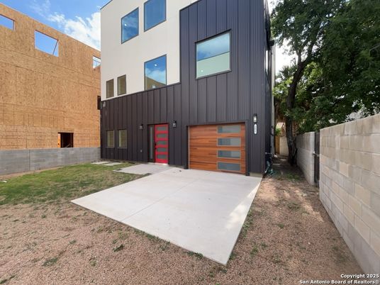 Attached, Exterior, Facade, Modern
