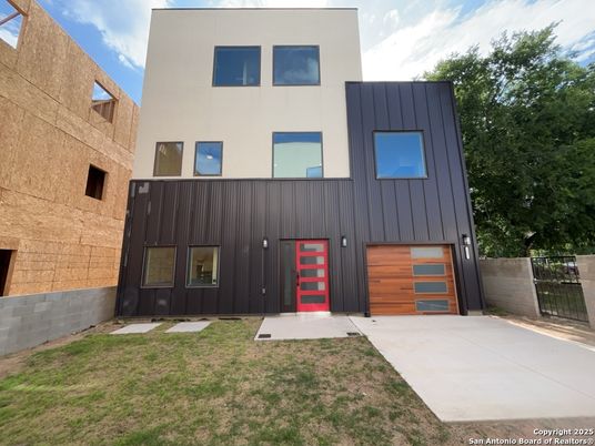 Attached, Exterior, Facade, Modern