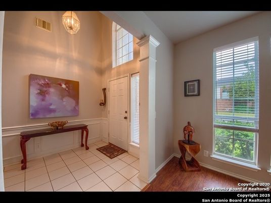 Interior, Pendant Lights, Wood Texture Flooring