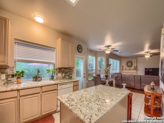 Dining room, Interior, Kitchen, Living room, Recessed Lighting