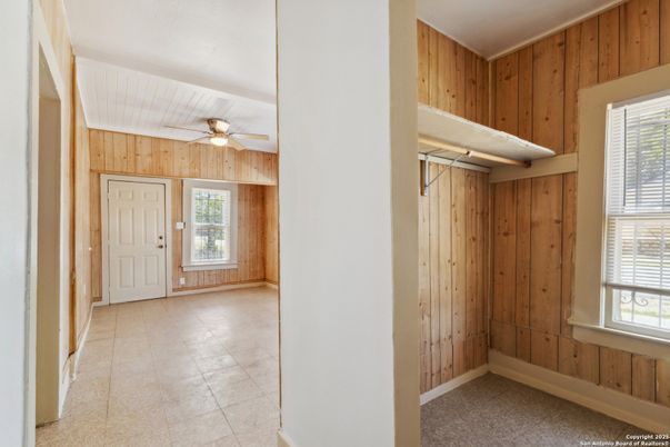 Empty room, Interior, Wooden Walls