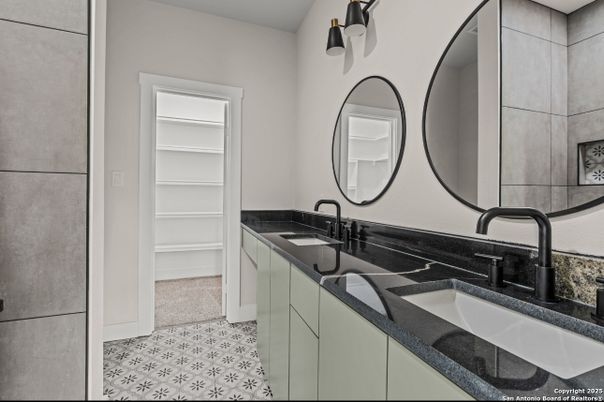 Bathroom, Dual Sink Vanities, Interior