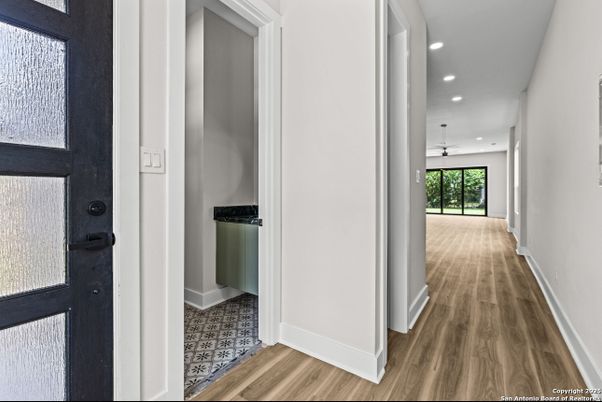 Interior, Recessed Lighting, Wood Texture Flooring