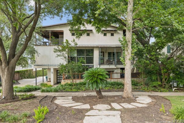 Backyard, Exterior, Facade, Modern