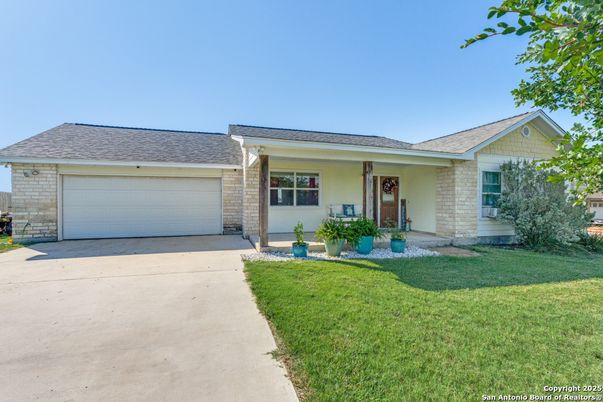 Attached, Exterior, Facade, Brick Facade, Ranch