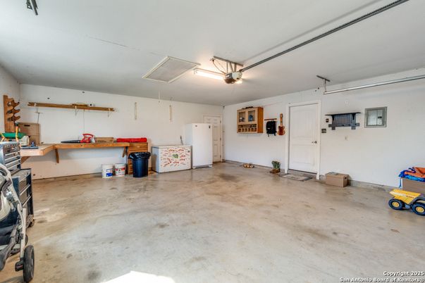 Garage, Interior