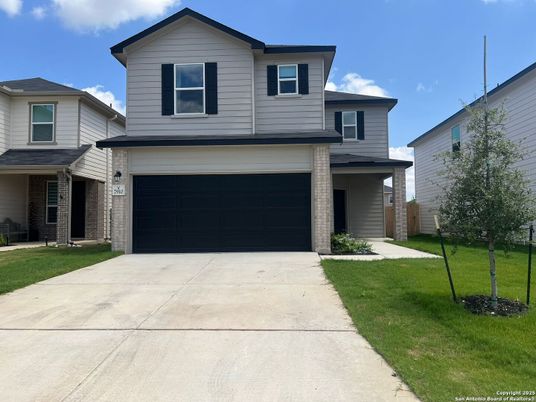 Attached, Exterior, Facade, American Craftsman