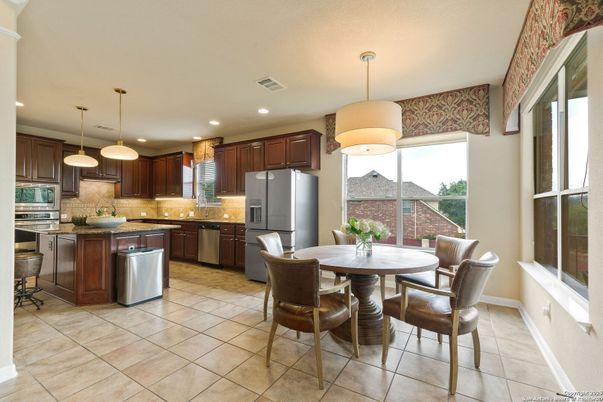 Dining room, Interior, Kitchen, Pendant Lights, Recessed Lighting, Stainless Steel Appliances
