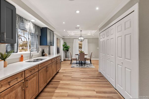 Chandelier, Dining room, Interior, Kitchen, Recessed Lighting, Wood Texture Flooring