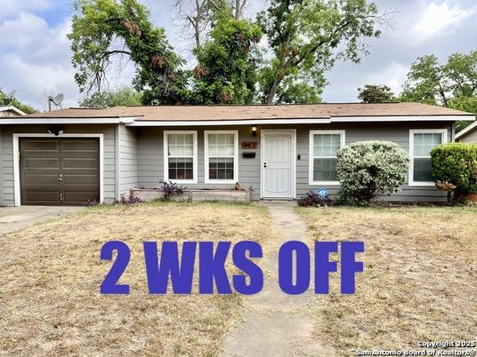 Attached, Exterior, Facade, Ranch