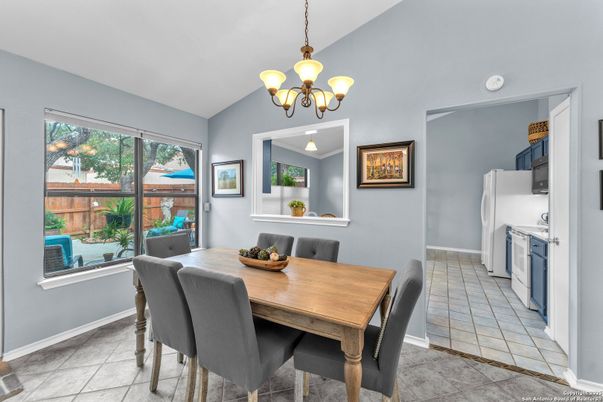 Chandelier, Dining room, Interior, Kitchen