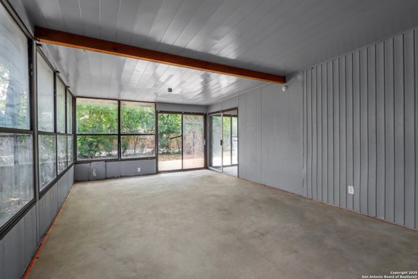 Empty room, Interior, Wooden Beams
