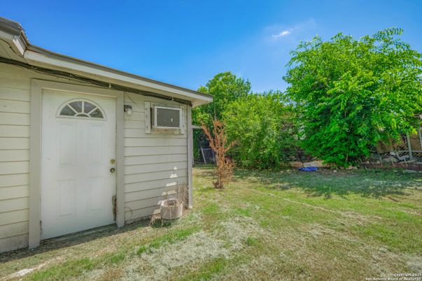 Backyard, Exterior