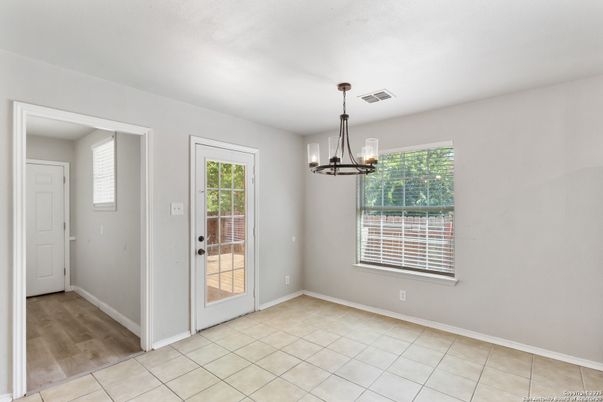 Empty room, Interior, Pendant Lights