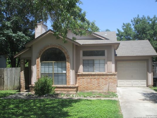 Attached, Exterior, Facade, Brick Facade, Modern
