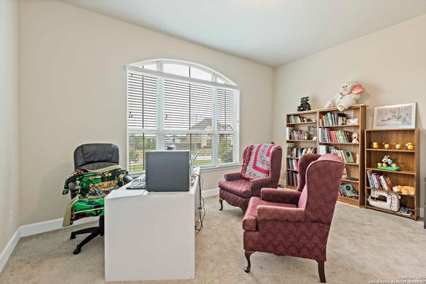 Home Office, Interior