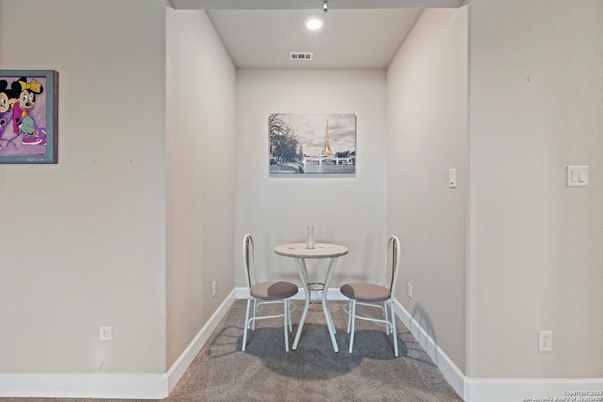Dining room, Interior, Recessed Lighting