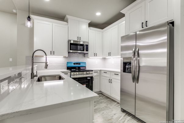 Interior, Kitchen, Pendant Lights, Recessed Lighting, Stainless Steel Appliances