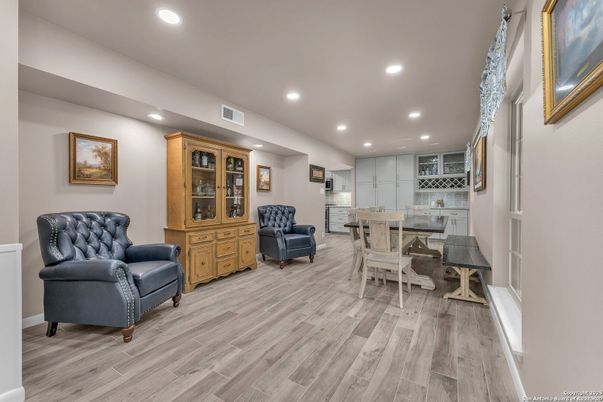 Dining room, Interior, Kitchen, Recessed Lighting, Wood Texture Flooring