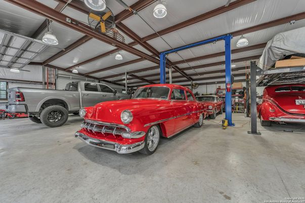 Garage, Interior