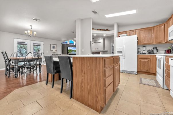 Chandelier, Dining room, Interior, Kitchen, Recessed Lighting, Wood Texture Flooring