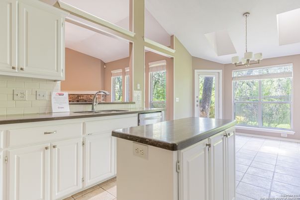 Chandelier, Interior, Kitchen