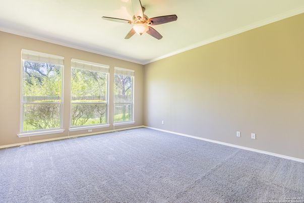 Empty room, Interior