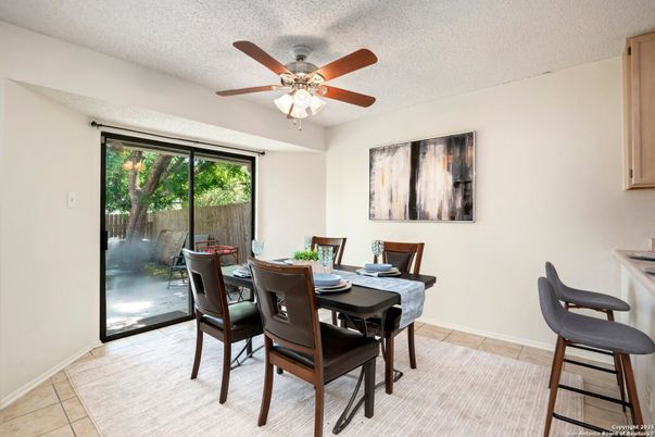 Dining room, Interior