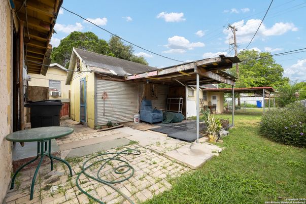 Backyard, Exterior