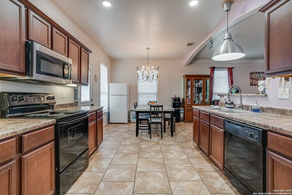 Chandelier, Dining room, Interior, Kitchen, Pendant Lights, Recessed Lighting