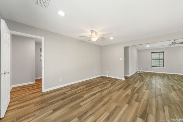 Empty room, Interior, Recessed Lighting, Wood Texture Flooring
