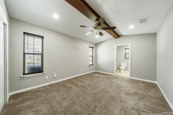 Empty room, Interior, Recessed Lighting, Wooden Beams