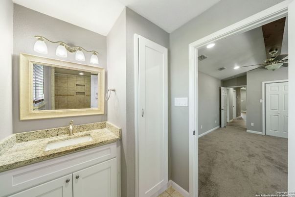 Bathroom, Interior, Recessed Lighting