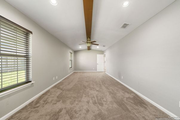 Empty room, Interior, Recessed Lighting, Wooden Beams
