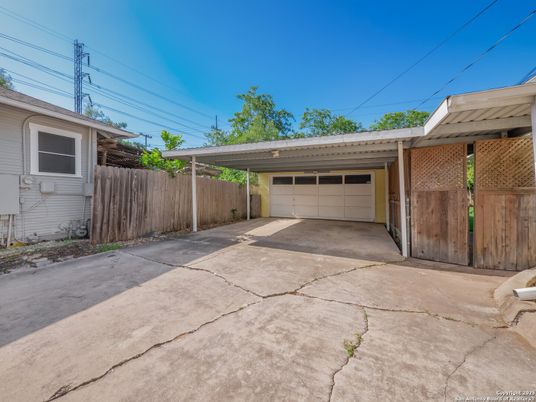 Detached Garage, Exterior