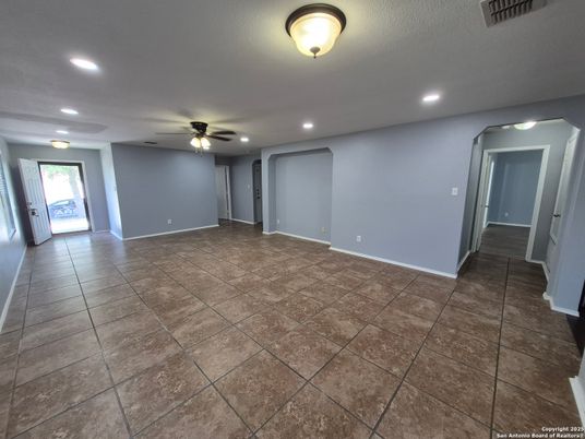 Empty room, Interior, Recessed Lighting