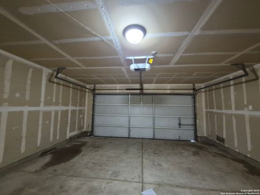 Garage, Interior