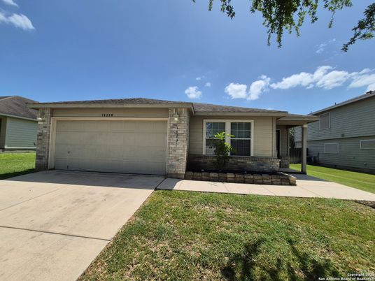 Attached, Exterior, Facade, Ranch