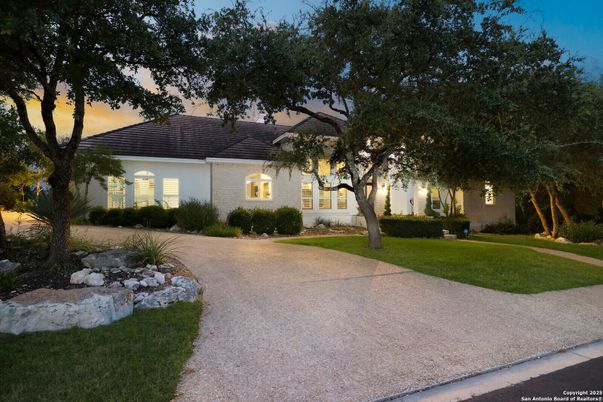 Backyard, Exterior, Facade, Ranch