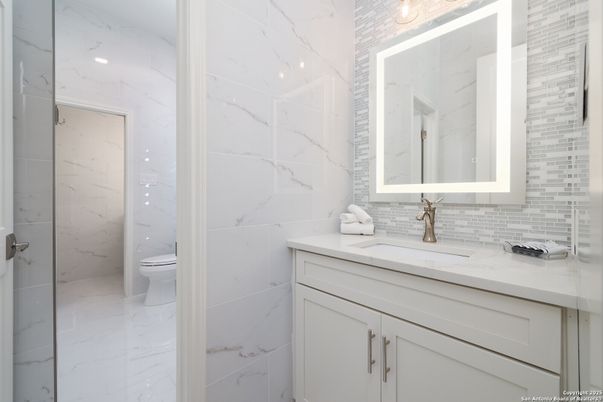 Bathroom, Interior, Marble, Marble Walls