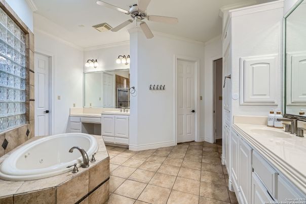 Bathroom, Dual Sink Vanities, Interior
