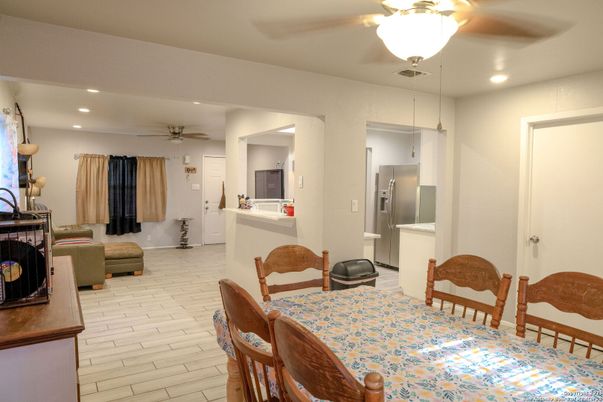 Dining room, Interior, Kitchen, Recessed Lighting