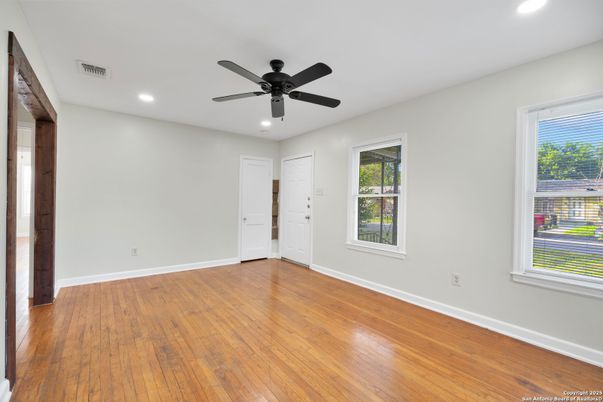 Empty room, Interior, Recessed Lighting, Wood Texture Flooring