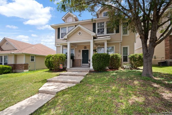 Exterior, Facade, American Foursquare