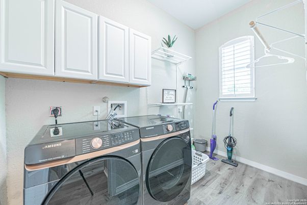Home Office, Interior, Washer, Wood Texture Flooring