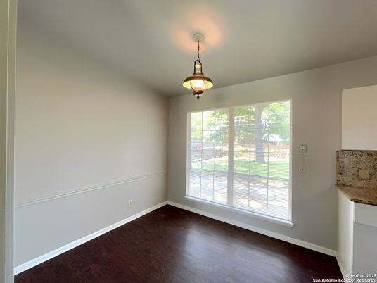 Empty room, Interior, Pendant Lights, Wood Texture Flooring