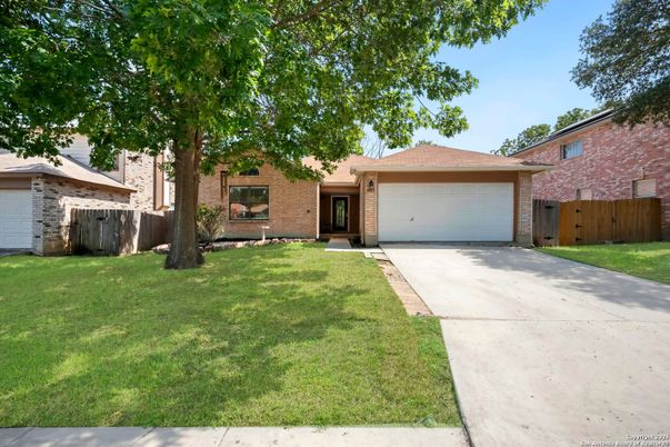 Attached, Exterior, Facade, Brick Facade, Ranch