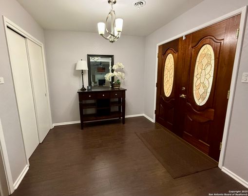 Interior, Pendant Lights, Wood Texture Flooring